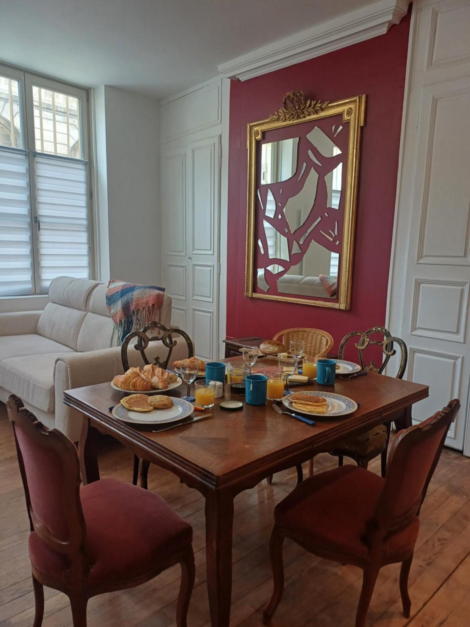 Elegant 2 Chambres, Les Dentellieres De La Cathedrale Apartment *